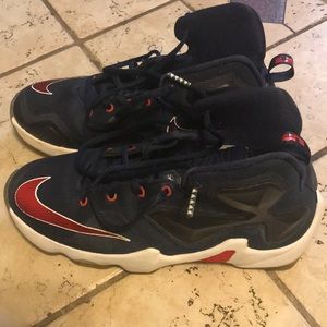 Boys Lebron shoes